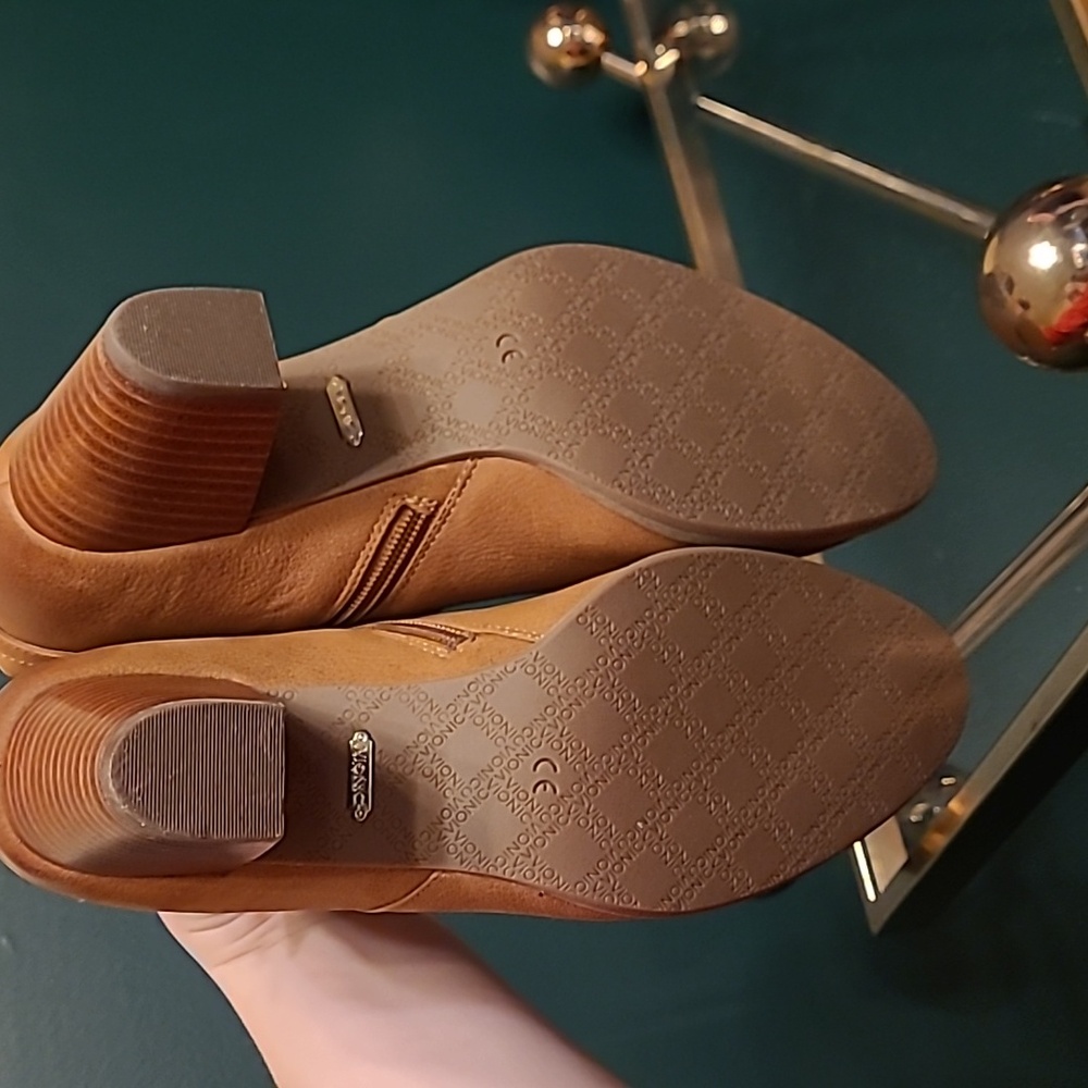 Vionic Camel Booties - image 7